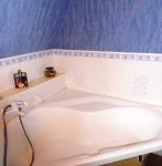 Avant l'installation d'une Baignoire avec porte vallon premium