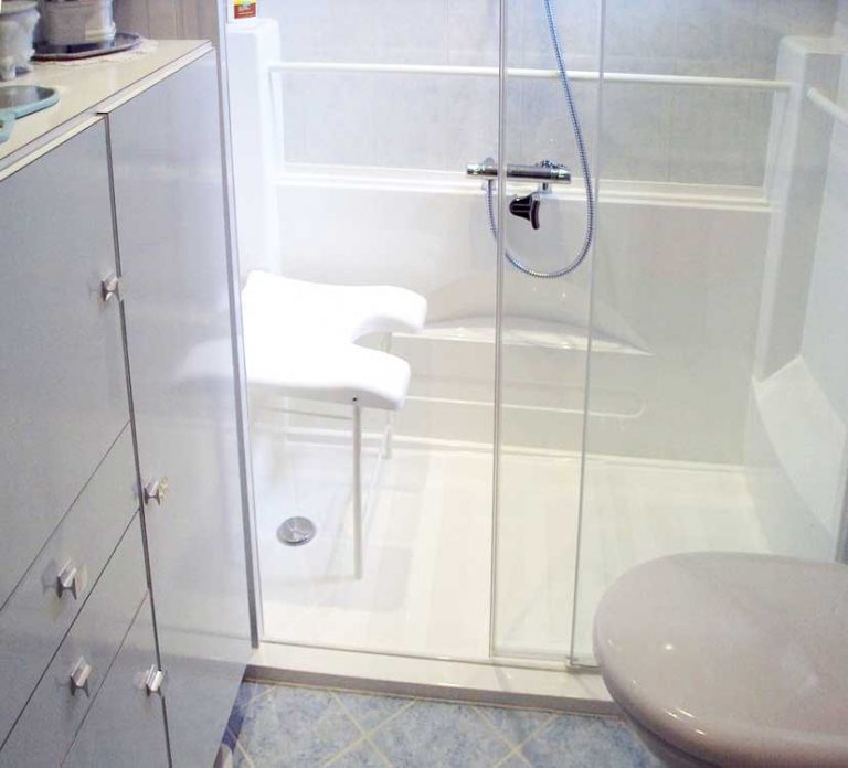 Douche à l'italienne pour handicapé et personne âgée Sénior Douche