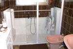 Douche pour seniors Access en remplacement d'une ancienne baignoire