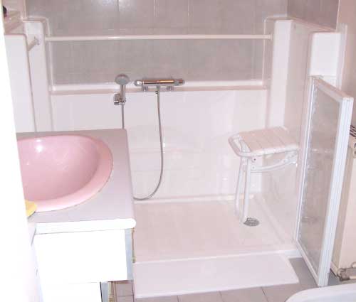 Installation d’une douche senior ACCESS avec rampe d’accès