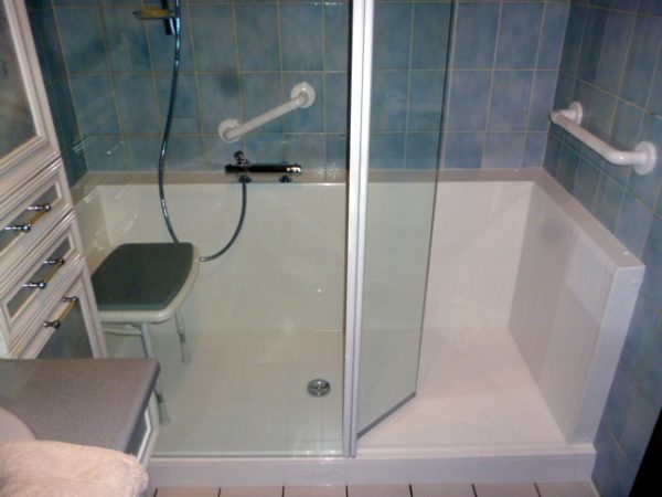Remplacement de la baignoire par une douche rapidement!